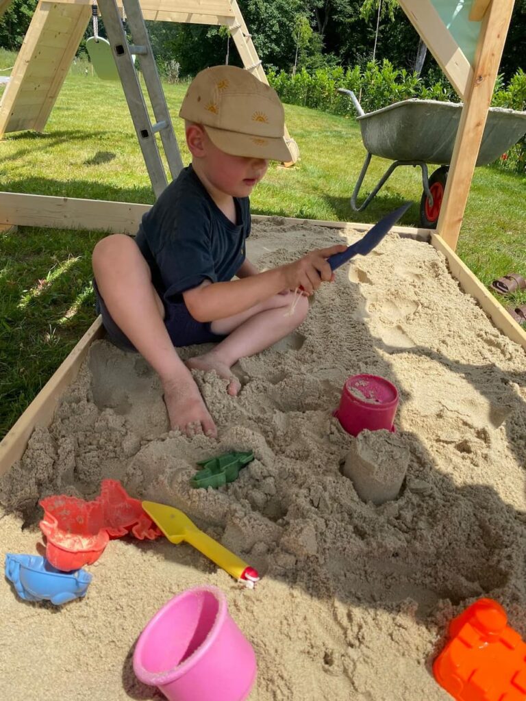 make-a-wish-oesterreich_erfuellte-herzenswuensche_henrik_spielhaus _01