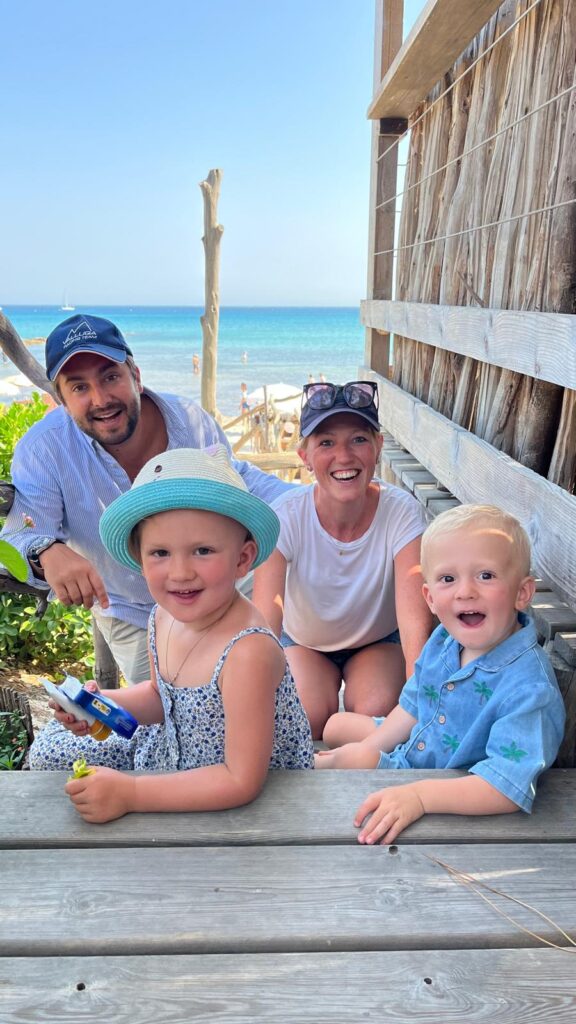 make-a-wish-oesterreich_erfuellte-herzenswuensche_emma_korsika_03 Emma und ihre Familie in Korsika