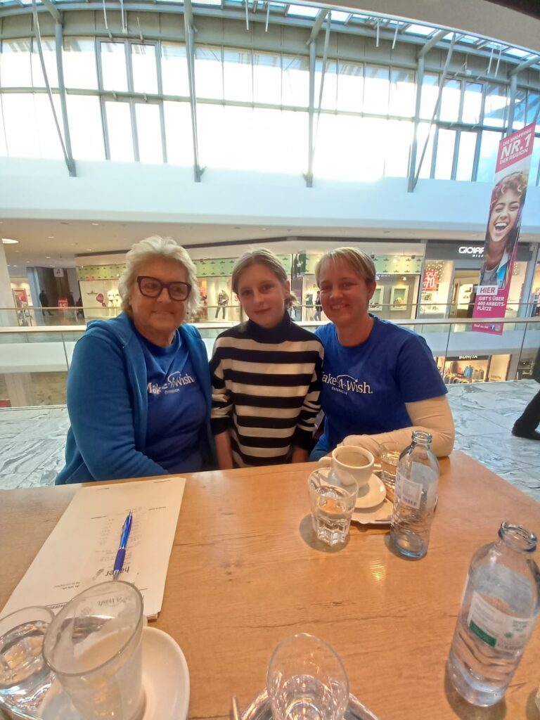 make-a-wish-oesterreich_erfuellte-herzenswuensche_emily_disney_02 Emily Disneyland
