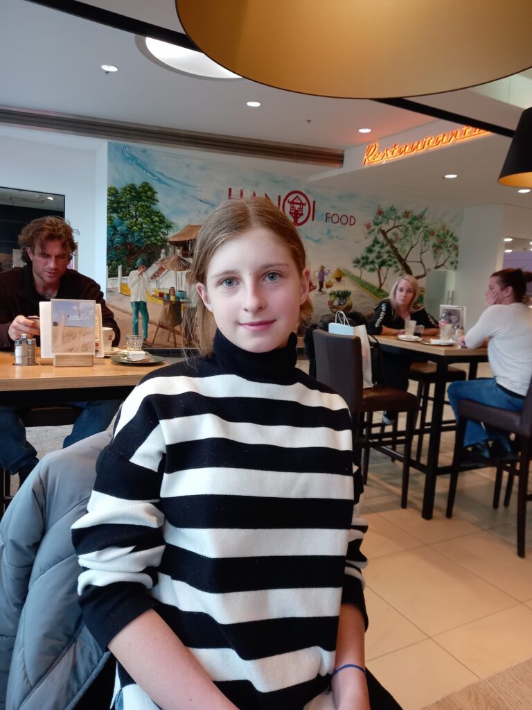make-a-wish-oesterreich_erfuellte-herzenswuensche_emily_disney_05 Emily Disneyland