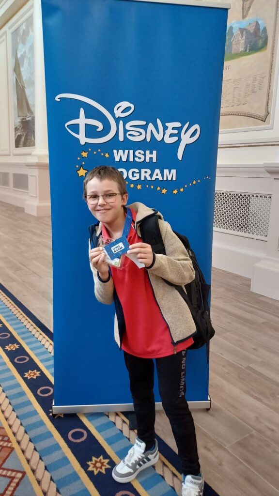 make-a-wish-oesterreich_erfuellte-herzenswuensche_lucas_disneyland_02 Lukas in Disneyland Paris
