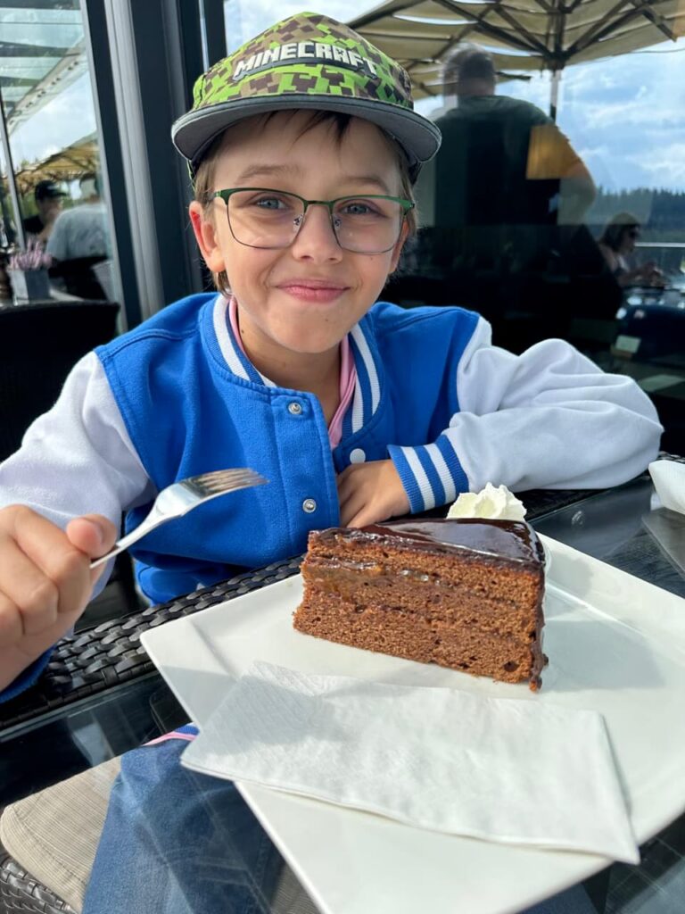 make-a-wish-oesterreich_erfuellte-herzenswuensche_lucas_disneyland_05 Lukas in Disneyland Paris