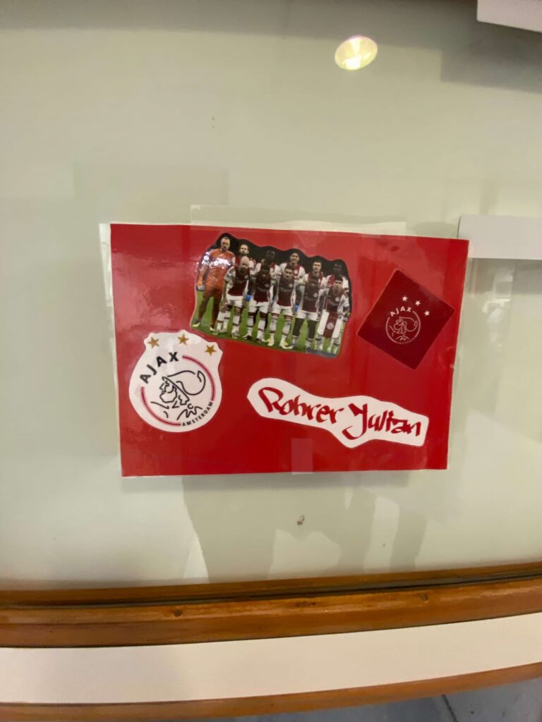 make-a-wish-oesterreich_erfuellte-herzenswuensche_julian_ajax_05 make-a-wish-oesterreich_erfuellte-herzenswuensche_julian_ajax fußballverein