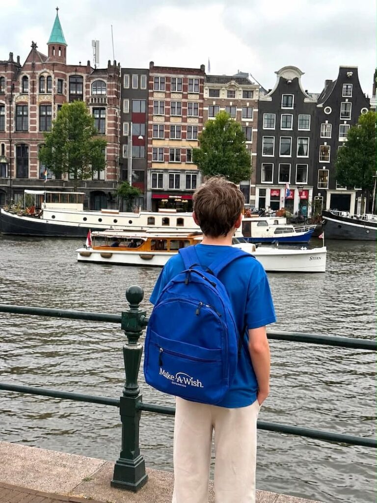make-a-wish-oesterreich_erfuellte-herzenswuensche_julian_ajax_10 make-a-wish-oesterreich_erfuellte-herzenswuensche_julian_ajax fußballverein